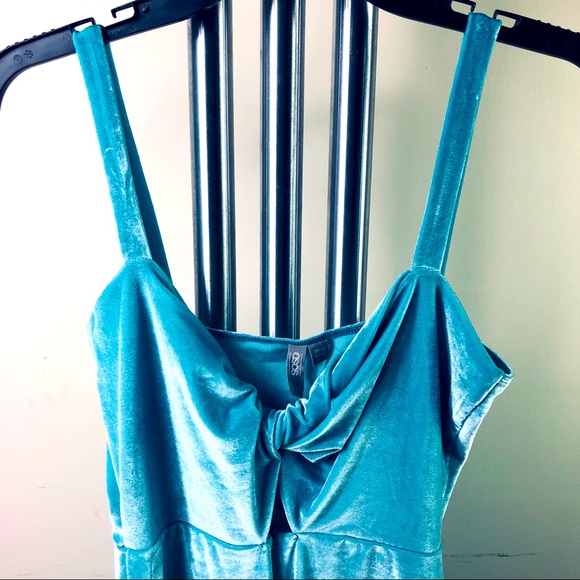 SOLD $$ SOLD $$ Blue sleeveless velour dress flare hem. SIZE: Small - Picture 2 of 9